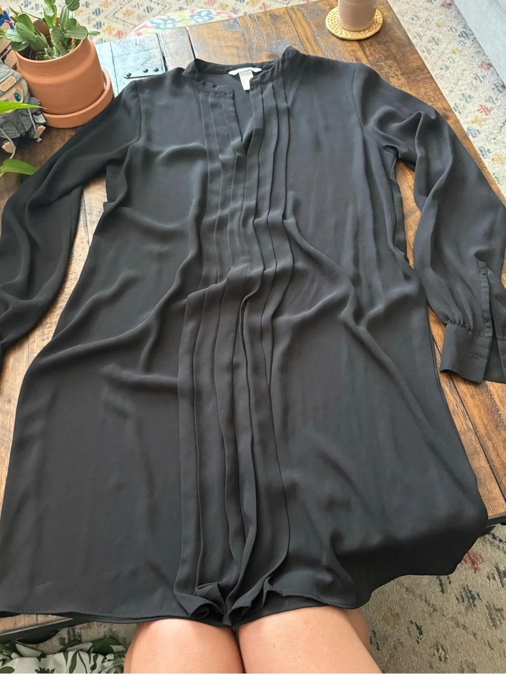 Sz 6 H&M Black Mini Long Sleeve Shift Dress with Front Pleats Sz 6 H&M Black Mini Long Sleeve Shift Dress with Front Pleats